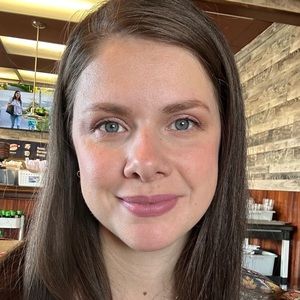 Meet your Posher, Ana